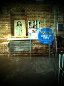 Foursquare @XSolve how to use stickers from 4sq